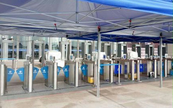 雨季到來教你如何對戶外閘機(jī)防水 雨季到來教你如何對戶外閘機(jī)防水